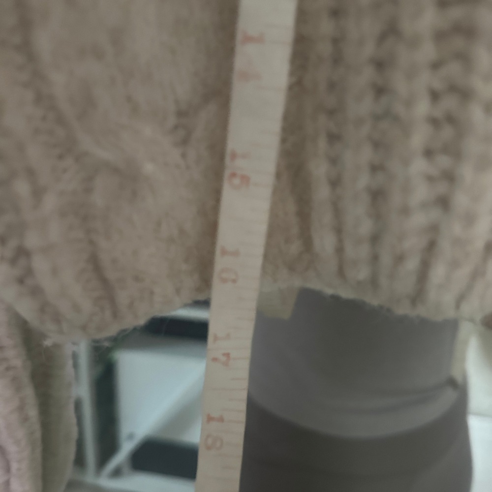 UO Lolli Cable Knit Cropped Cardigan Sweater Beige Alpaca Blend Size S - Picture 8 of 8